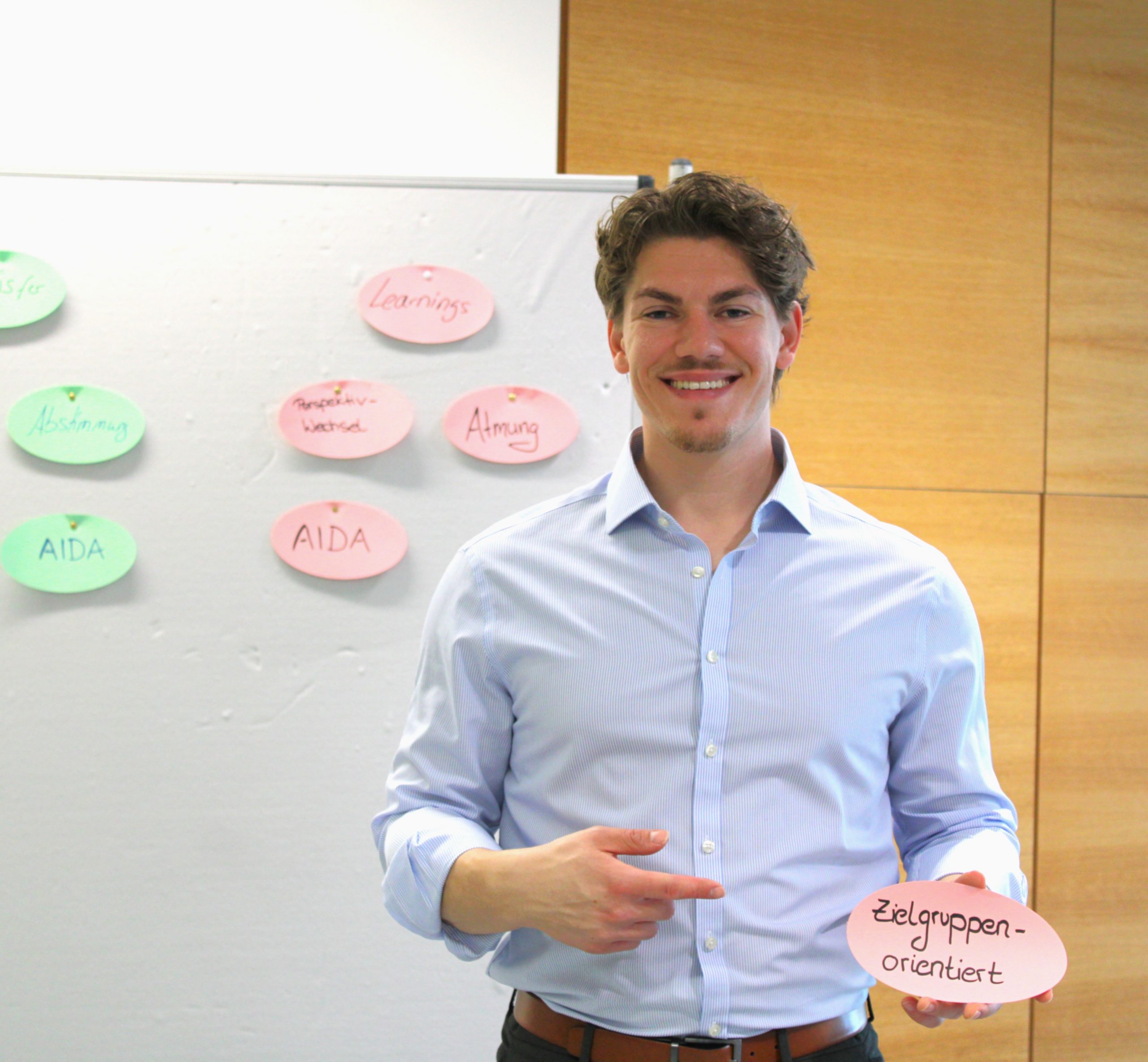 Rhetoriktrainings Kommunikationstrainings Georg Weigert Rhetorik Regensburg Rhetorik München Rhetorik Nürnberg